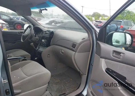 2005 Toyota Sienna Le z USA, uszkodzony, nr VIN 5TDZA23C55S308713